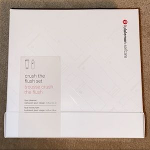 BNWT Lululemon crush the flush set!!